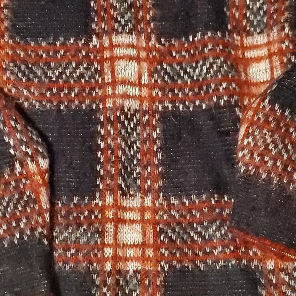 Forever 21 Fuzzy Crop Pullover Sweater Red & Navy Sz S jacquard Tartan Academia - Picture 3 of 9